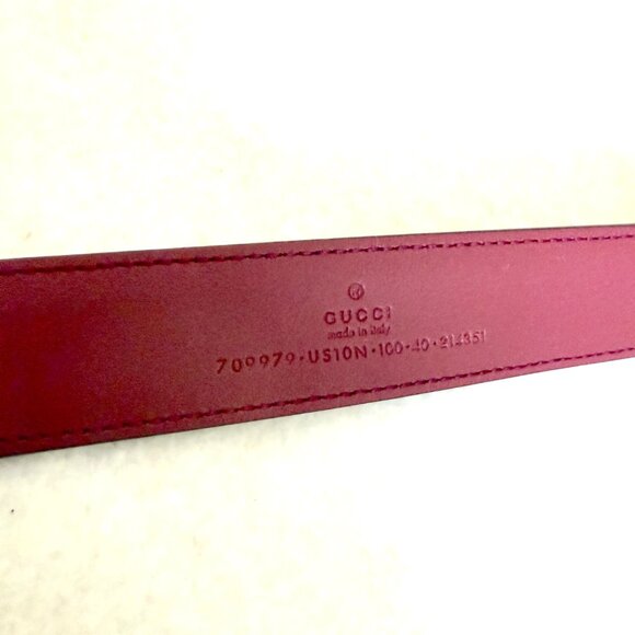 Gucci 709979 Unisex Red Leather Belt with Engraved design G Buckle, 105, 100cm - Picture 9 of 15